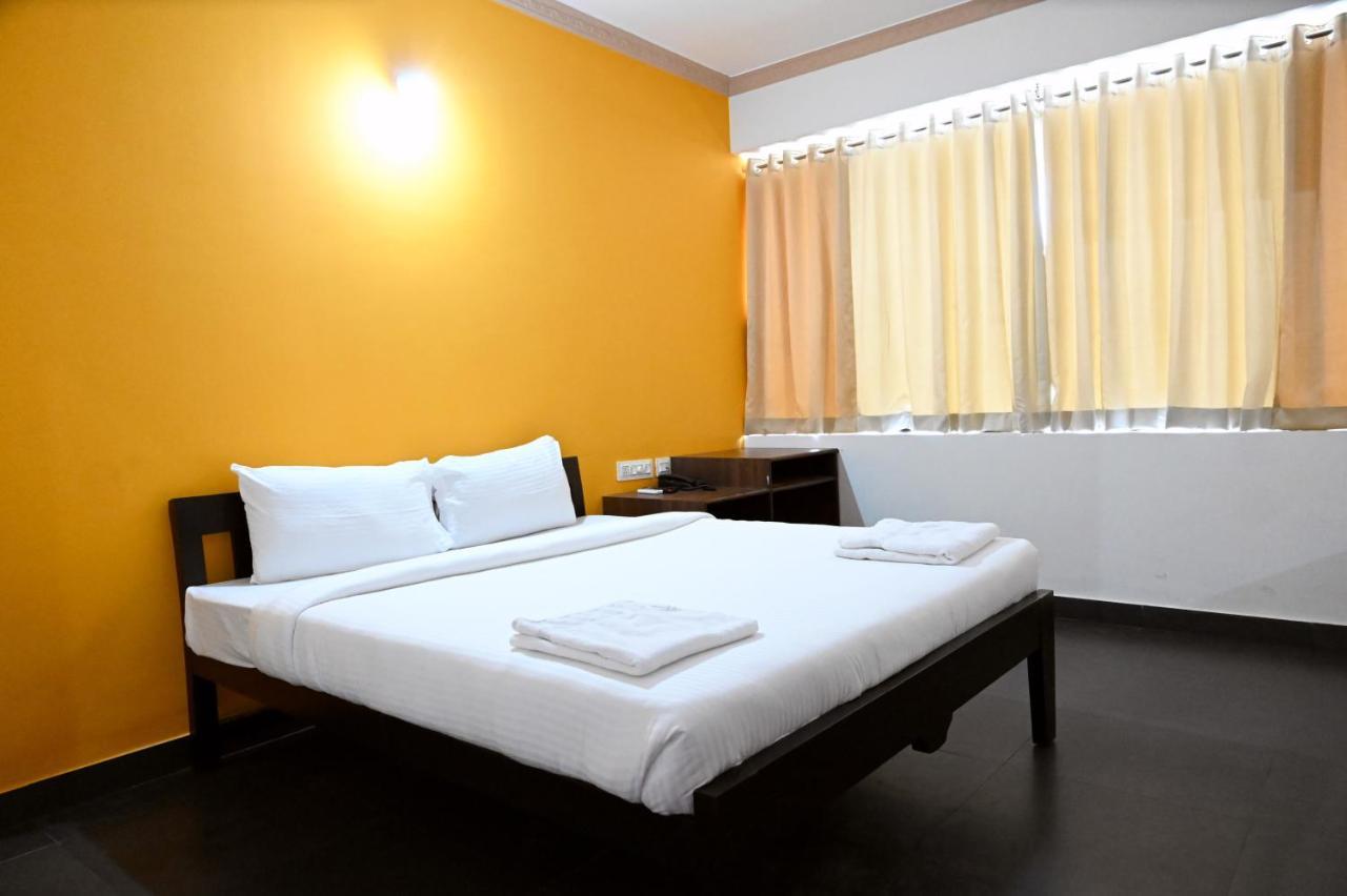 Resort De Goa Calangute Exteriör bild