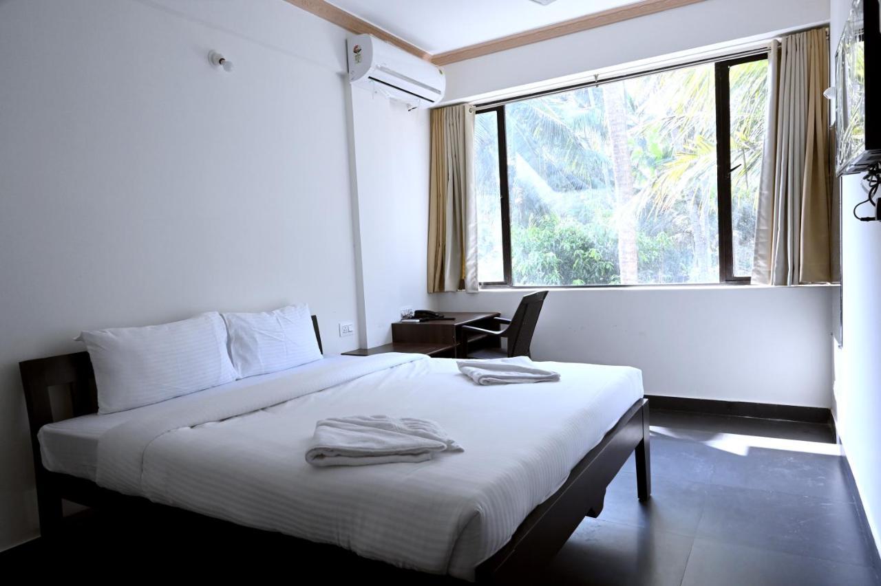 Resort De Goa Calangute Exteriör bild